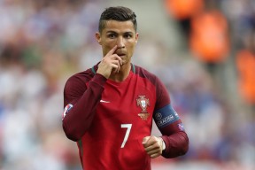 世界杯2026-米切尔末节接管比赛，NBA季后赛之夜的孤胆英雄