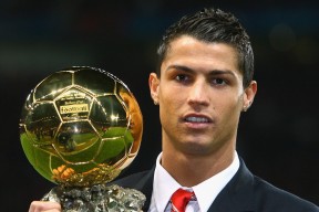 开云体育世界杯-德甲争冠战惊现法甲密码，里昂冰封莱万，战术革命悄然降临