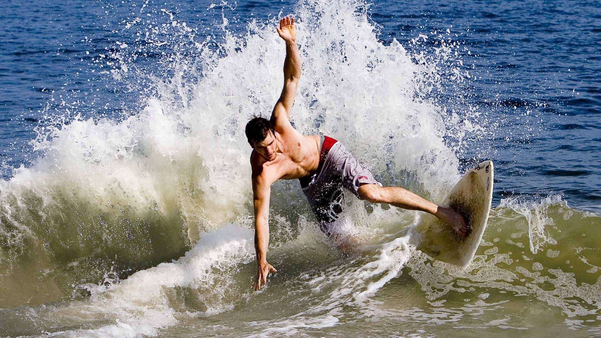 新疆队战术压制掘金,美加墨世界杯焦点战背后的地缘博弈
