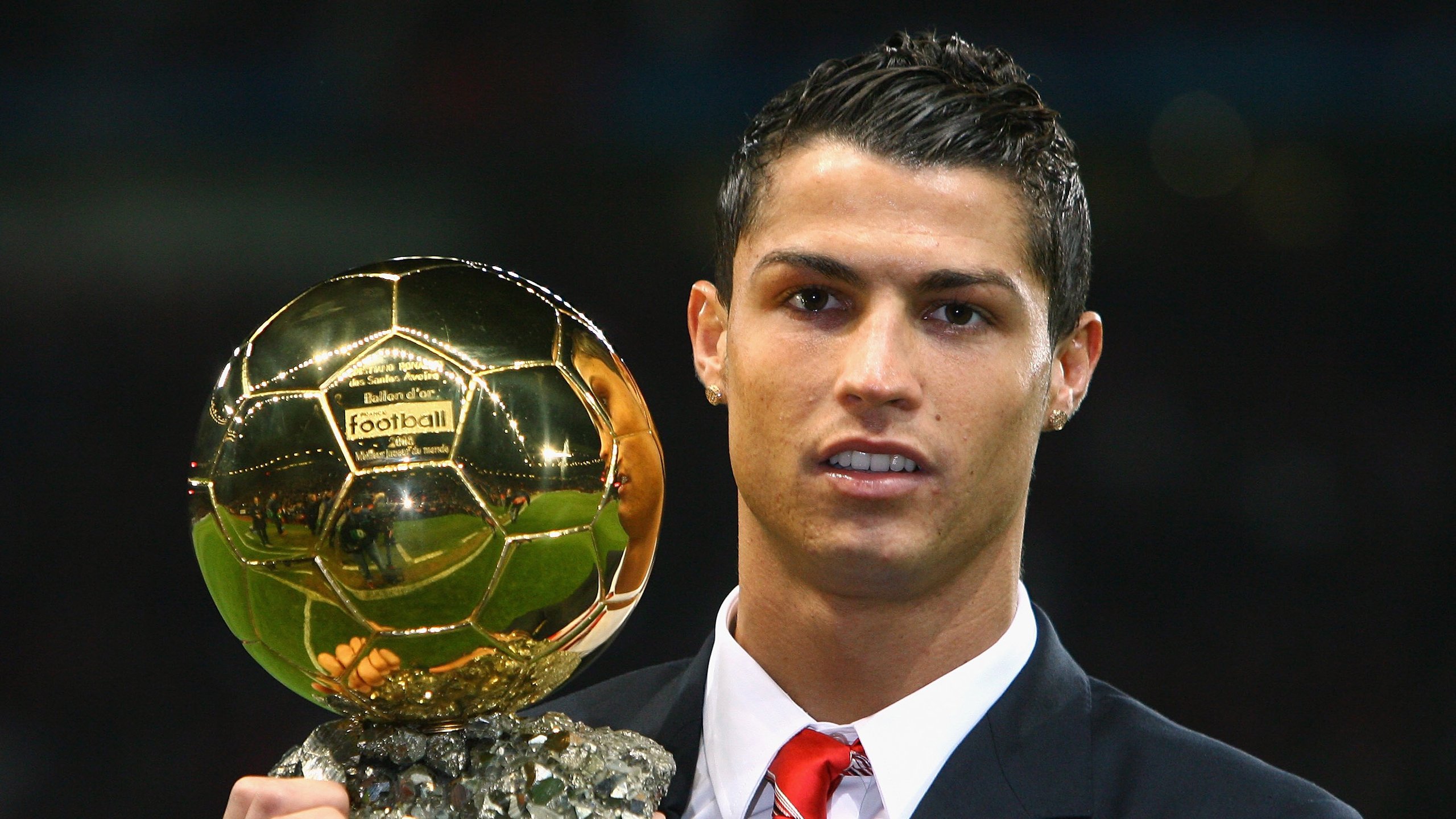 尤文掀翻马赛,阿圭罗成为关键先生,当黄昏的骑士举起最后的圣剑